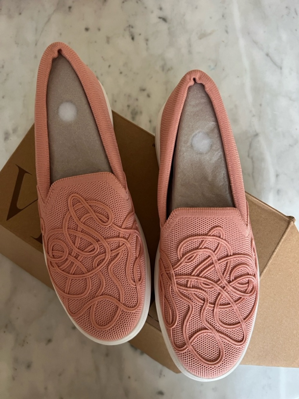 NIB! The VIVAIA V-Tune Slip-On in "Rozen" Size W9